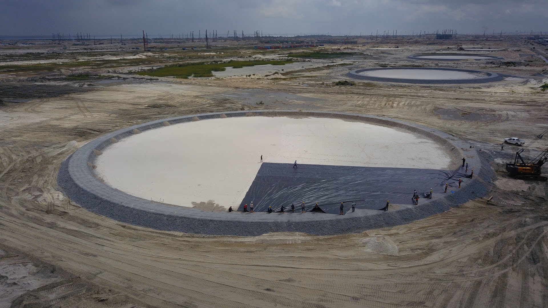A tank pad at the Dangote refinery with its PVC liner being laid